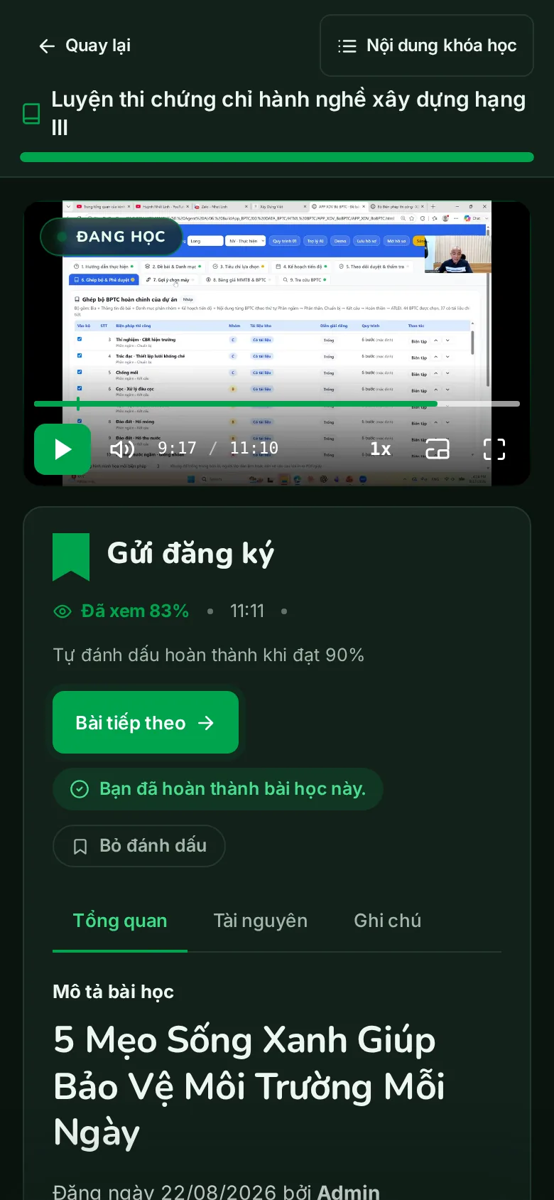 Trên điện thoại, dàn bài thu thành ngăn kéo, trình phát full bề rộng